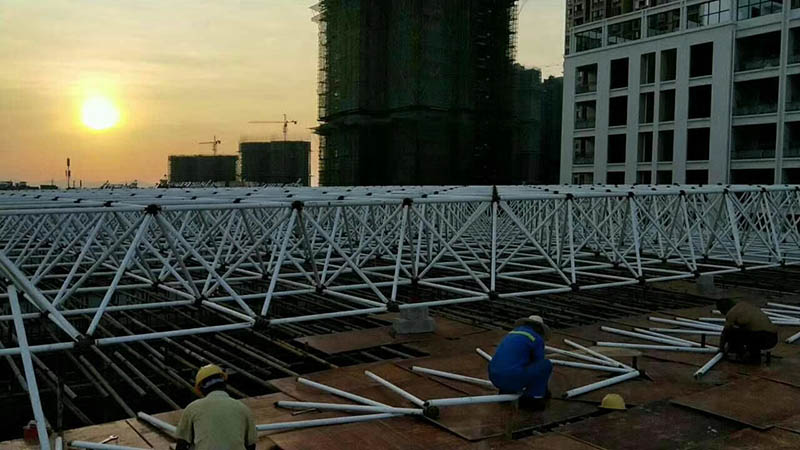 昌吉螺栓球网架安装现场